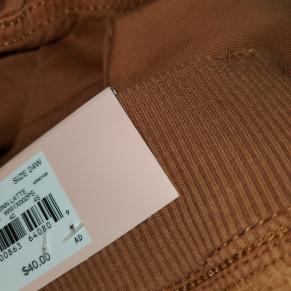 22W 😊 Cinnamon Latte utility capris - Picture 6 of 7